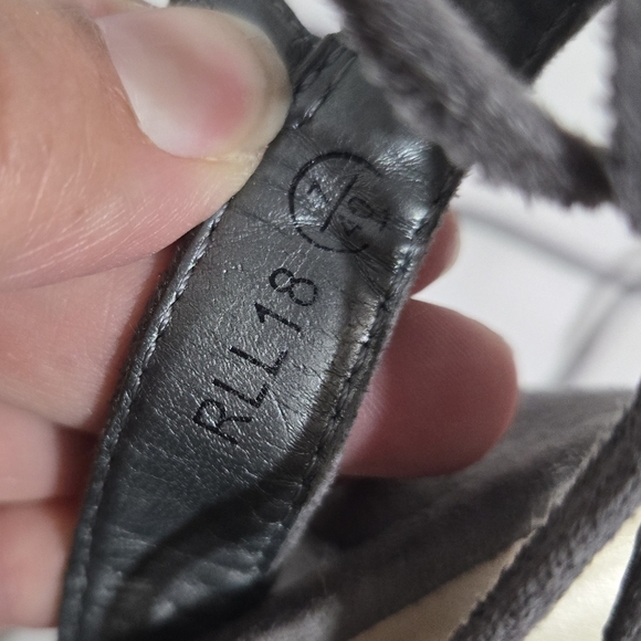 Chic Women's Strap Up Gray Heels With Faux Fur Detail Sz 9 - Picture 2 of 12